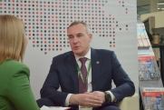 Любит борщ, гордится дедом и уважает велодорожку: факты о губернаторе Руслане Кухаруке