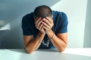 Рязанские полицейские задержали 19-летнего курьера, похитившего у пенсионера 800 тысяч рублей
