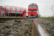 Локомотив протаранил фуру в Нижегородской области: семь поездов выбились из графика
