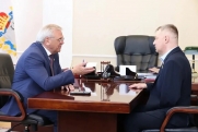 Евгений Люлин обсудил с Героем России Максимом Шоломовым практику региона по привлечению участников СВО к работе над законами