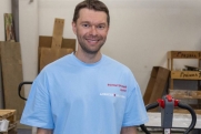 Депутат Вихарев помог уральским волонтерам закупить материалы для помощи бойцам СВО