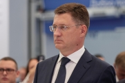Новак поручил усилить контроль за ценами на независимых АЗС