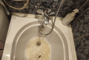 Санврачи нашли в питьевой воде в Екатеринбурге хлор, железо и марганец