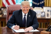 «Ему никто не нравился, но ему нравлюсь я»: Трамп приписал себе уникальные отношения с Ким Чен Ыном