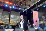 Лариса Долина въехала в квартиру в элитном ЖК: кому она принадлежала ранее