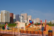 В Екатеринбурге открыли детскую площадку в стиле дымковской игрушки