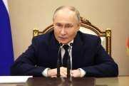 Путин обратился к участникам фестиваля молодежи, Трамп потребовал от Зеленского не трогать дизель: главное за сутки