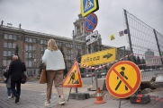 В думе Екатеринбурга требуют вернуть парковку напротив мэрии: «Убирайте порнографию!»