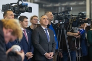 «Роль папы нельзя никому передоверить»: как губернаторы тюменского макрорегиона совмещают большую политику и отцовство