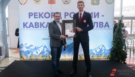 Лакомство объединяет. Огромная кавказская халва попала в Книгу рекордов России