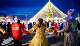 Зажжение огней на главной елке и юбилейные открытки: как Пермь готовится к Новому году