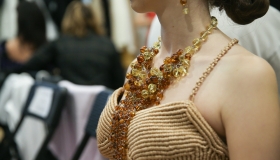 «Балтийский акцент»: калининградские дизайнеры показали коллекции одежды с янтарем