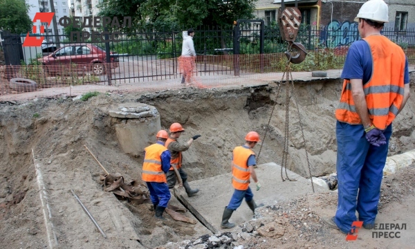 «Битва за колонку»: почему в Донецке почти год нет воды | Ростовская