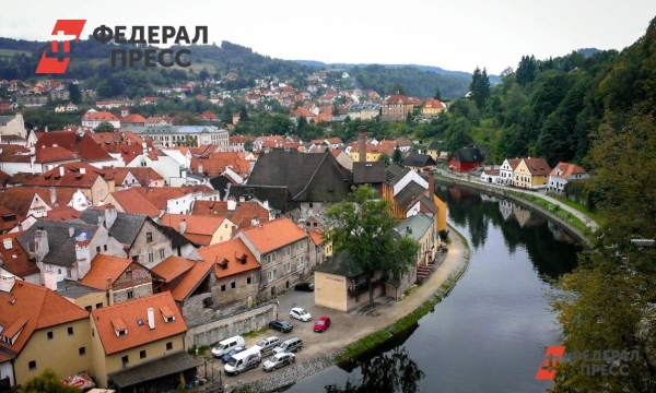 Чехия возмутилась нападением на Русский дом в Праге