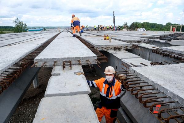 Строительство береговой опоры моста