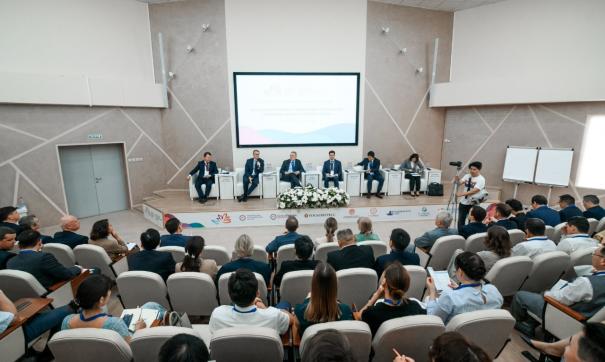 На выездной сессии ВЭФ в Якутске обсудили вклад МФО в развитие Дальнего Востока