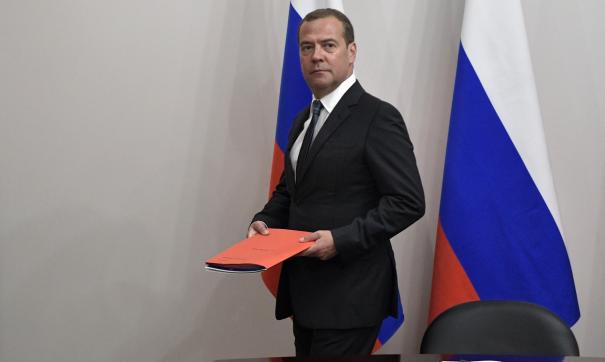 Медведев: стесняющиеся должны выйти из «Единой России»