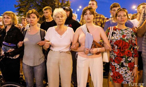 СК Белоруссии проверяет сведения об изнасиловании женщин силовиками