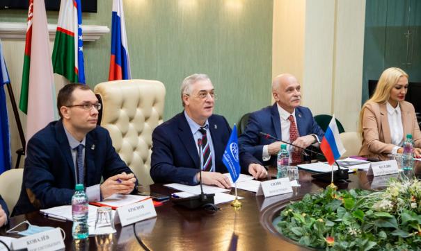 В УрГЭУ обсудили экономические последствия пандемии в России и Узбекистане