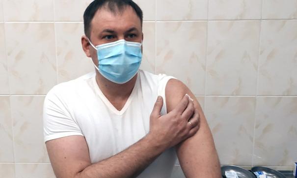 Мэр Кемерова Илья Середюк привился от коронавируса российской вакциной