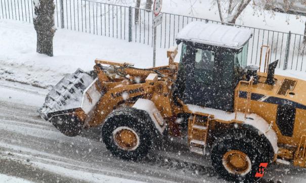 На дорогах города работает снегоуборочная техника