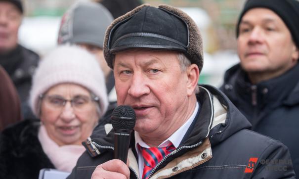 Челябинский активист требует поставить памятник лосю, которого убил депутатом ГД