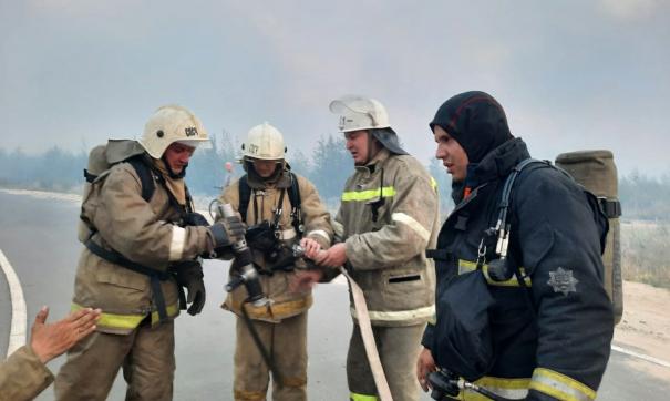 Обычно возгорания возникают в труднодоступных для техники районах, куда доставлять пожарных приходится с помощью авиации