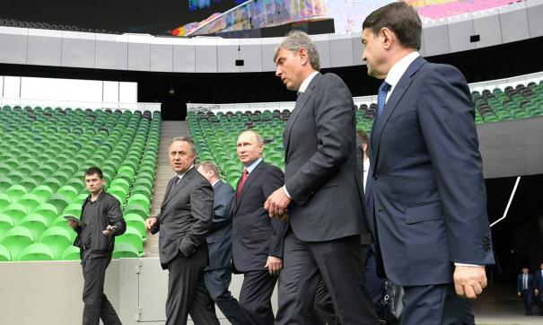 Сергей Галицкий и Владимир Путин в 2017 году на стадионе в Краснодаре