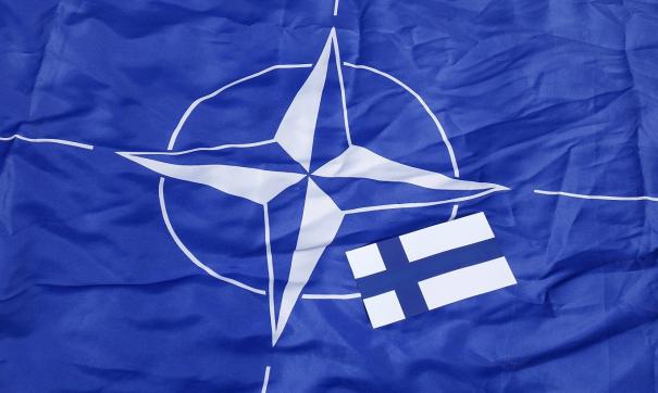 Флаг НАТО и Финляндии