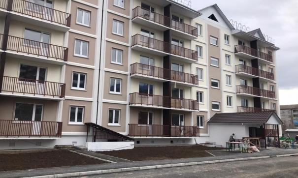 Дом из 85 квартир для переселенцев возводится в Шушенском рамках национального проекта «Жилье и городская среда»