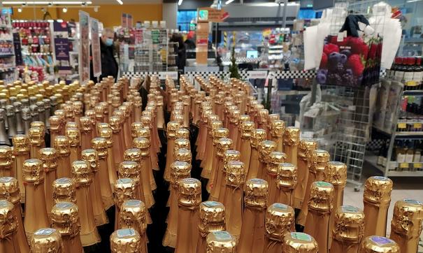 шампанское в магазине