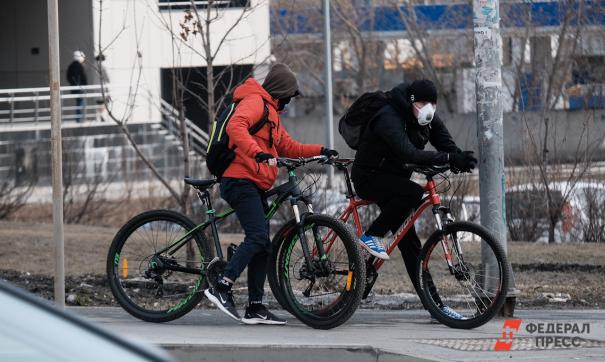 Велосипедисты на улице Екатеринбурга
