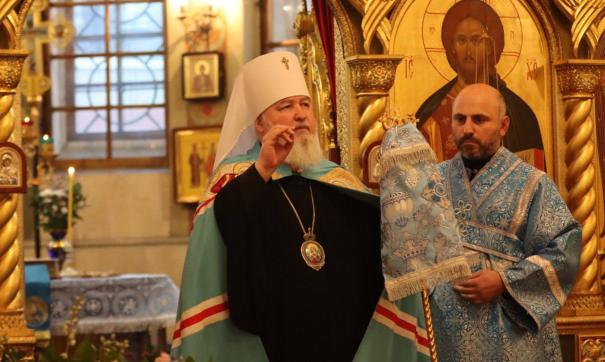 Служба в храме