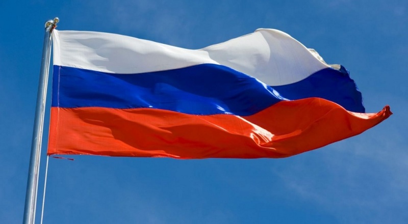 Во время шоу на набережной развернут 25-метровый флаг России
