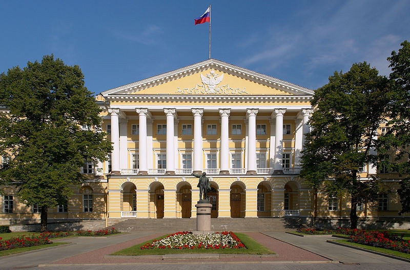 Власти Санкт-Петербурга настояли на расторжении инсвестдоговора по реконструкции комплекса зданий.