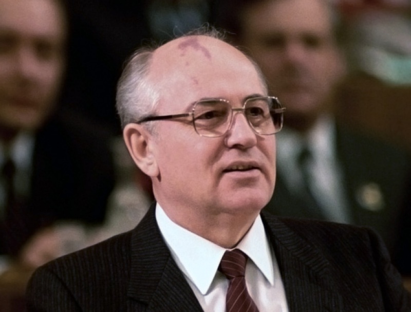 Горбачев раскритиковал Трампа за планы выйти из договора о ракетах средней и малой дальности