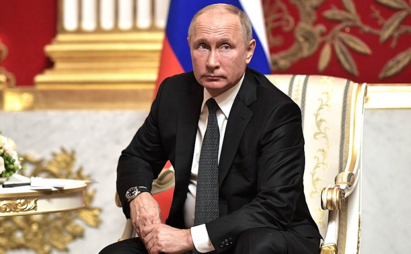 Путин призвал аккуратно решать вопрос цыганского криминала