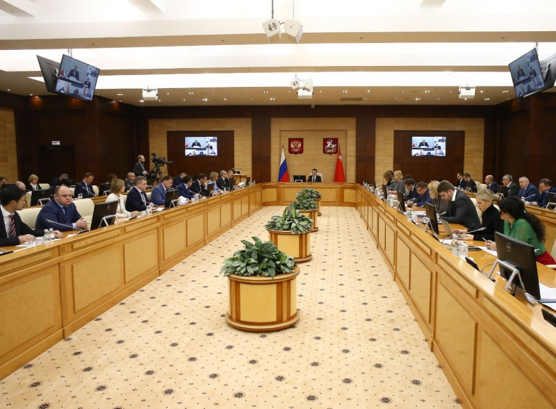 Губернатор Подмосковья провел расширенное заседание правительства области