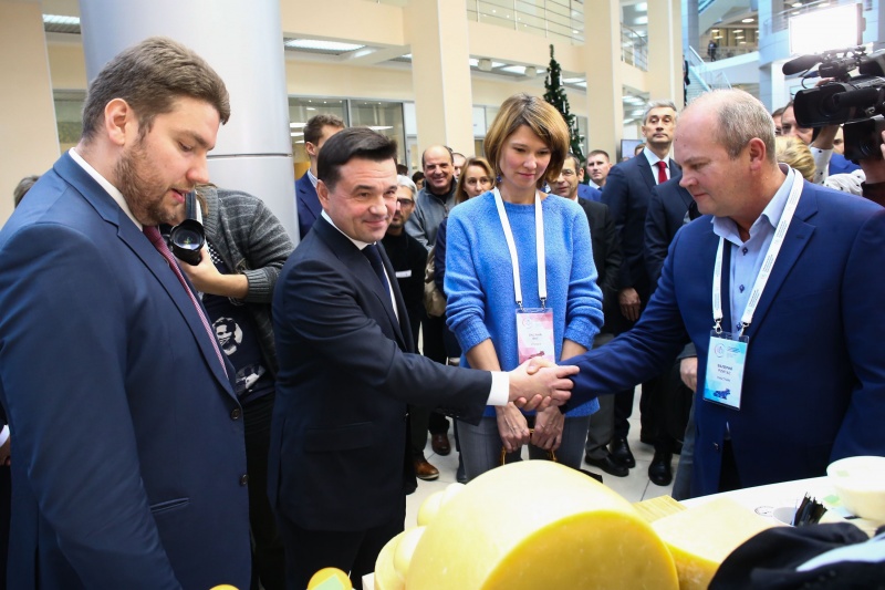 Губернатор Подмосковья открыл Международный молочный форум