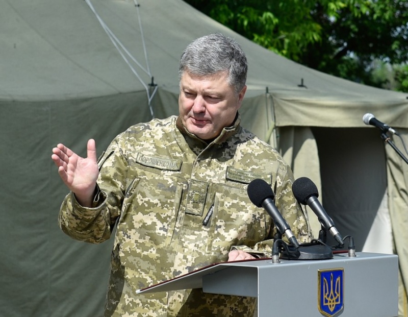 Турчинов посоветует Порошенко ввести военное положение на Украине