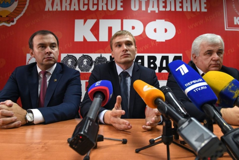 Депутат Госдумы Юрий Афонин и Валентин Коновалов (слева направо)