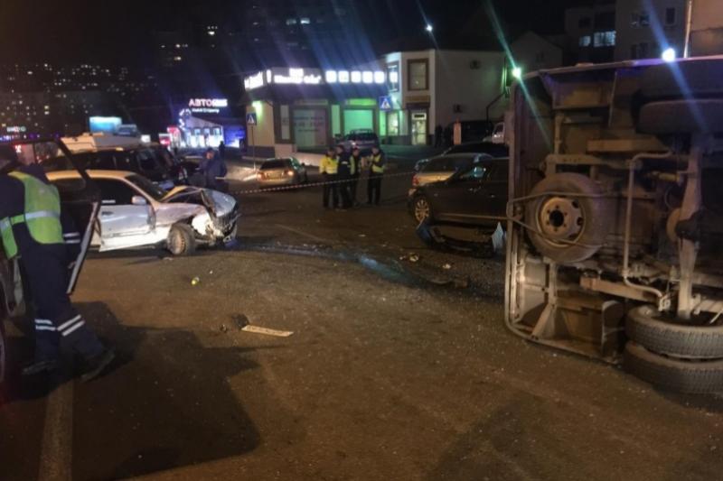 Во Владивостоке произошла массовая авария с участием автобуса