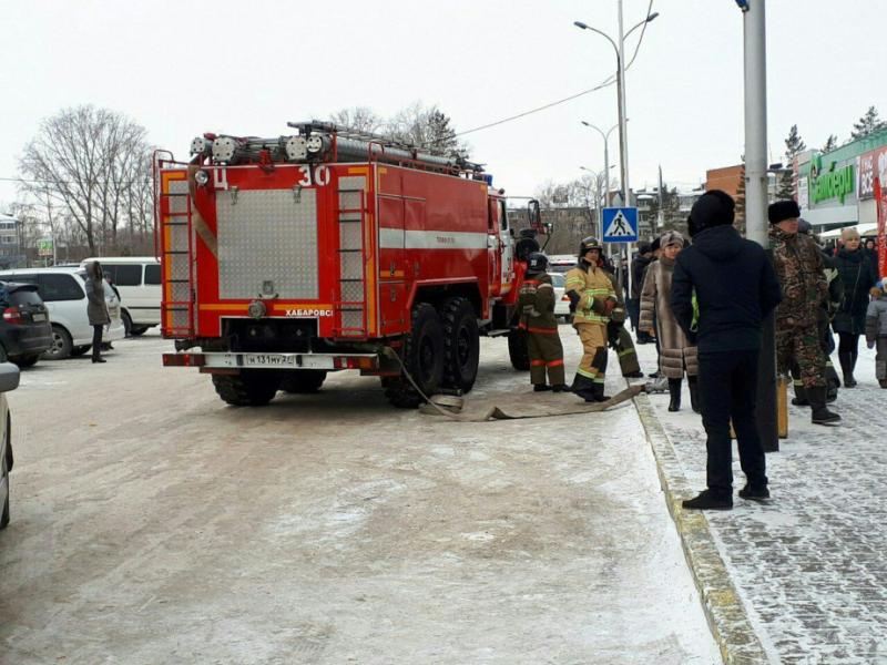 В здании заложена бомба: угрозы дошли до Якутии и Приамурья