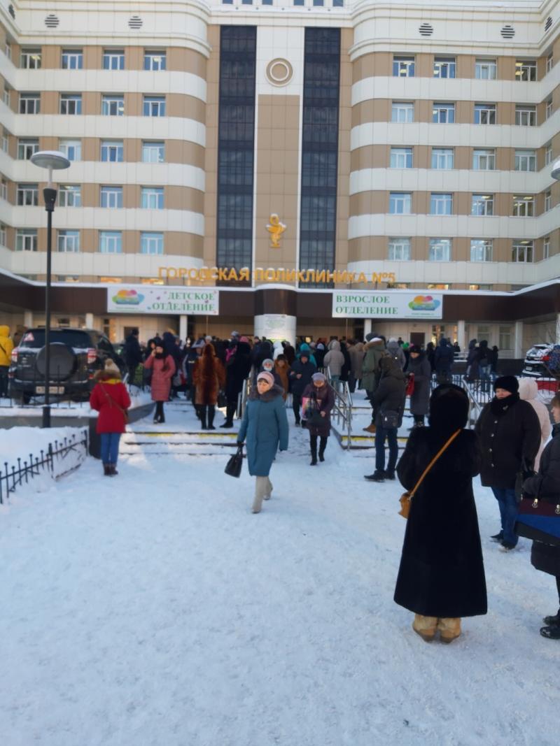 В Тюмени эвакуировали пациентов поликлиники
