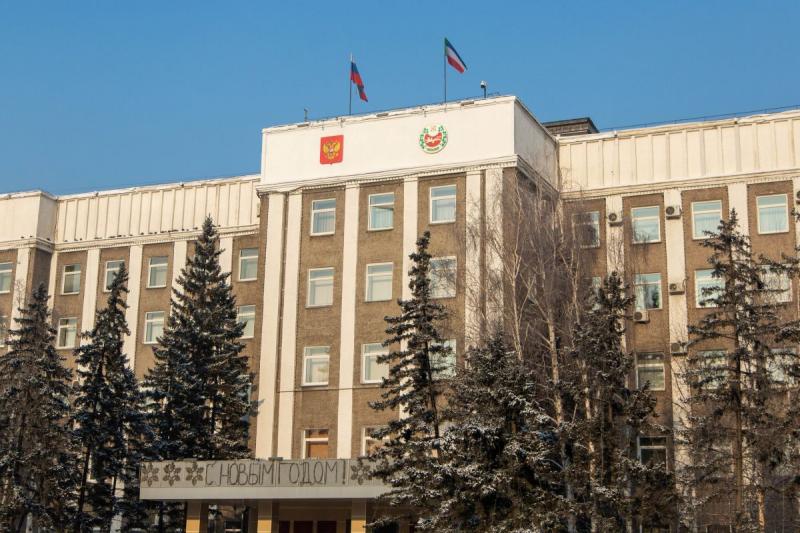В правительстве Хакасии продолжаются кадровые перестановки и назначения