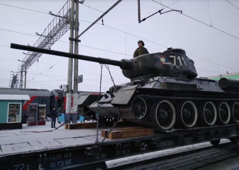 В Новосибирске проездом были Т-34 из Лаоса