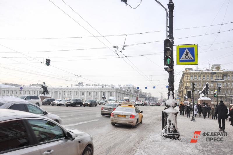 «Не меньше 100 км/ч». Очевидец рассказал о наезде BMW на пешеходов в Петербурге