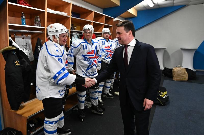 Губернатор пожелал хоккеистам удачной игры