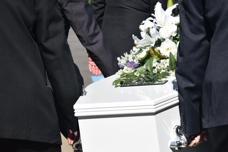 Гроб с телом покойного доставили прямо к зданию правительства Самарской области