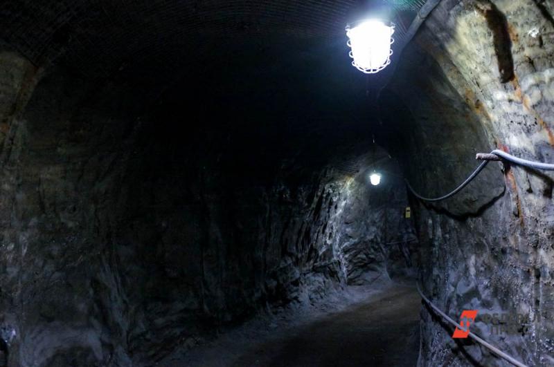 Во время обрушения шахты на Кузбассе погиб шахтер.